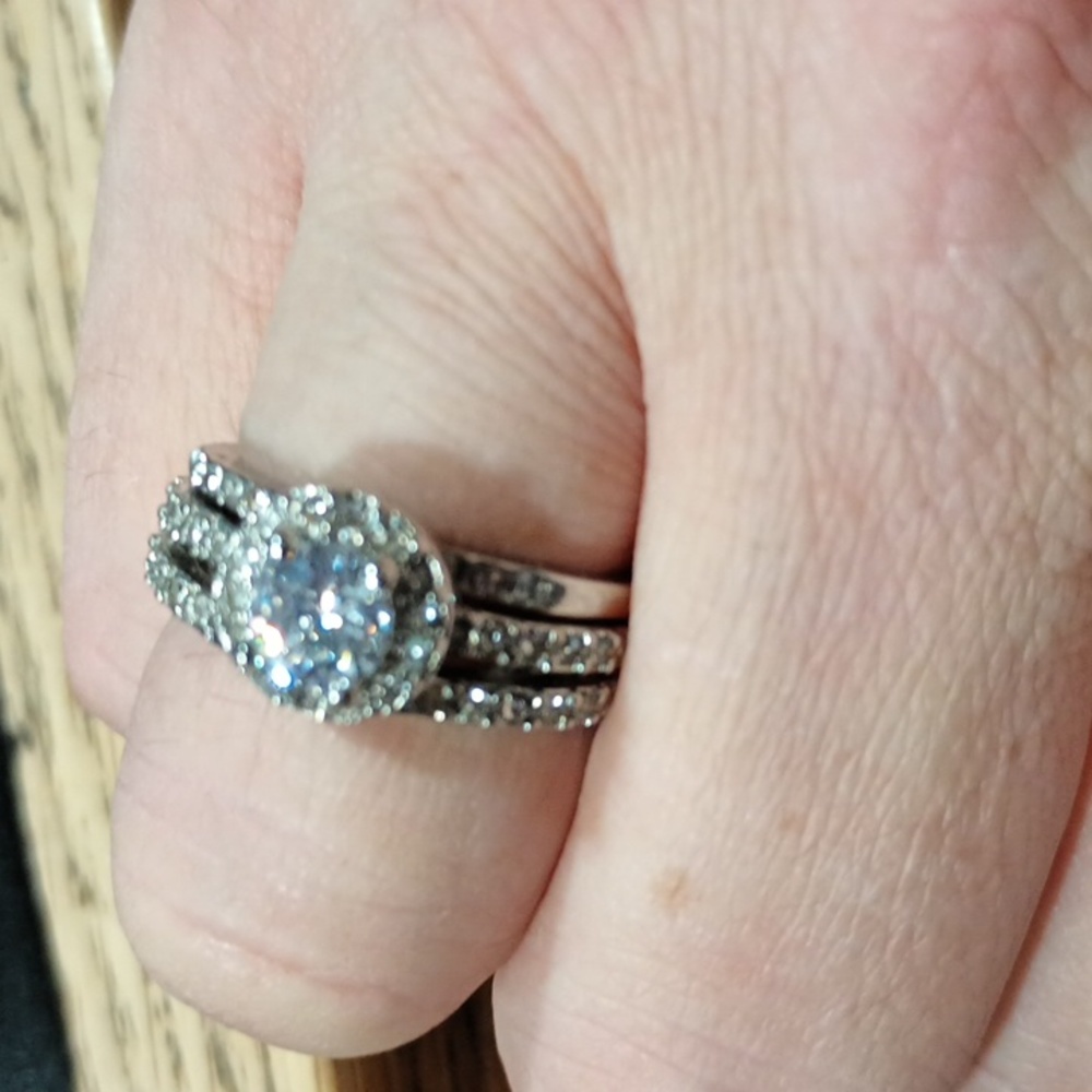 Diamond Ring - Picture 2 of 2